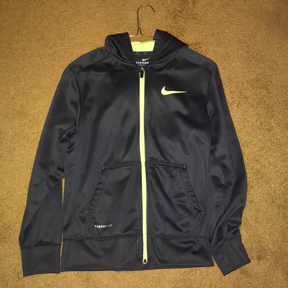 Nike thermal fit hoodie